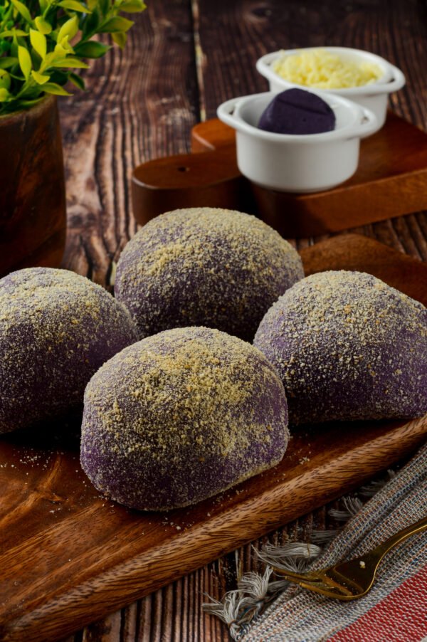 UBE CHEESE PANDESAL
